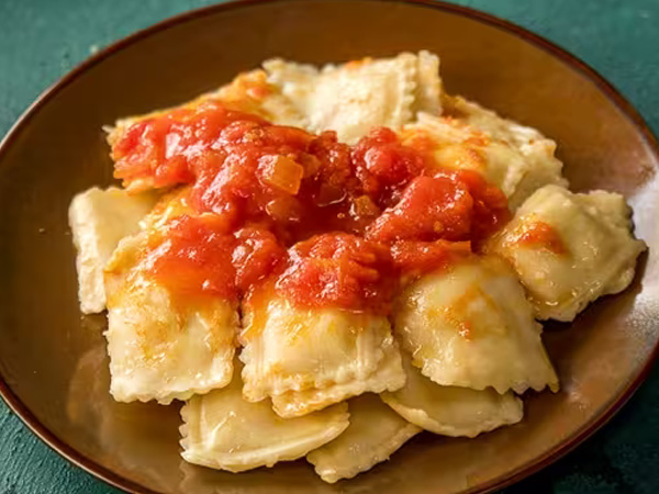 Ravioli de Mozzarella e Manjericão